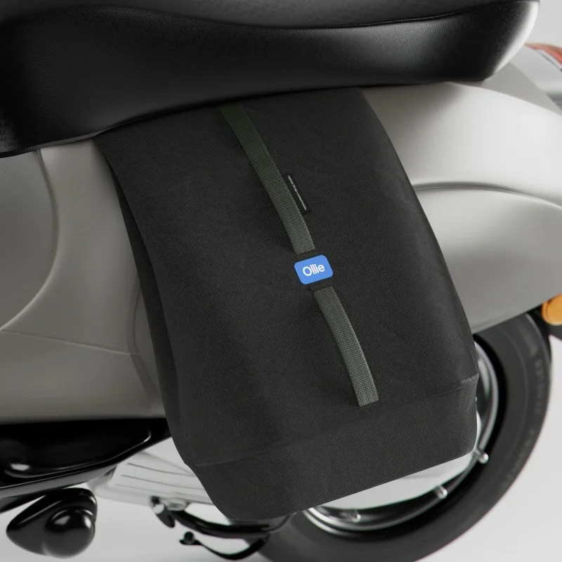 Bestseller Borsa casco Ollie Helmet Bag nera impermeabile e antifurto 41L